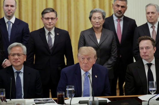 美联储官员分歧,美伊谈判陷入僵局!黄金周二反弹逾1.5%,周三亚市维持震荡